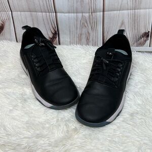 CLOVE  WOMEN'S NIGHT SHIFT COMFORT SHOE BLACK AND WHITE